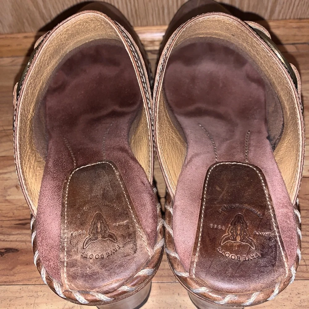Frye Charlotte leather 8 wedge O ring stitched distressed brown mule clogs VGUC
